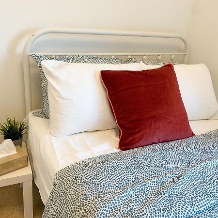 Elegant Rooms In Shared Townhouse Next To Beach Whitby Dış mekan fotoğraf